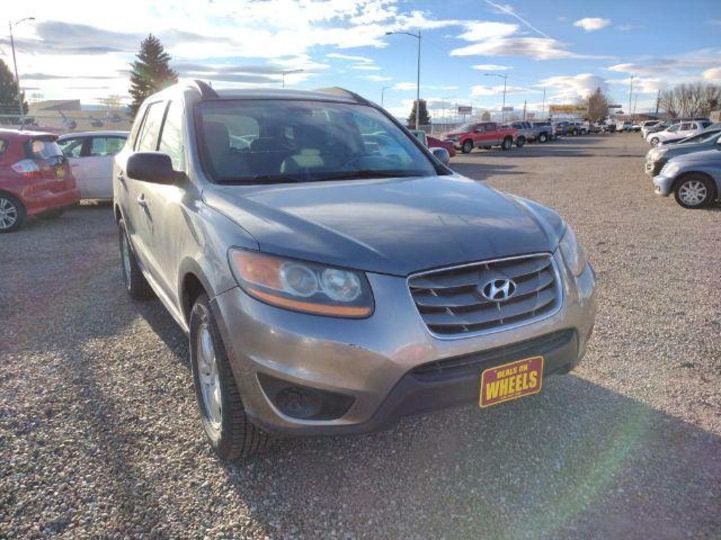 2011 Hyundai Santa Fe GLS 3.5 FWD (5XYZG4AG0BG) with an 3.5L V6 DOHC 24V engine, 6-Speed Automatic transmission, located at 4801 10th Ave S,, Great Falls, MT, 59405, 0.000000, 0.000000 - Photo#6