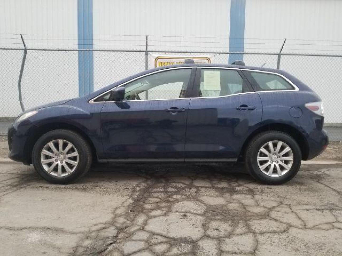 2011 Mazda CX-7 i SV (JM3ER2AM2B0) with an 2.5L L4 DOHC 16V engine, 5-Speed Automatic transmission, located at 601 E. Idaho St., Kalispell, MT, 59901, (406) 300-4664, 0.000000, 0.000000 - Photo#6