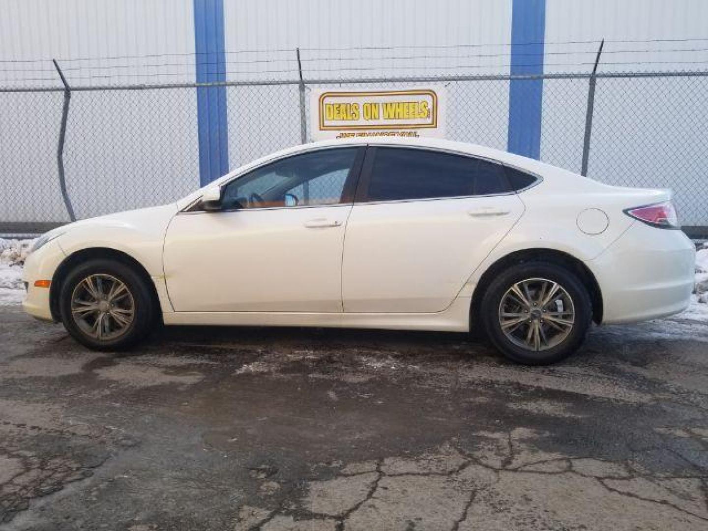 2011 Mazda Mazda6 I Touring (1YVHZ8BH2B5) with an 2.5L L4 DOHC 16V engine, located at 4047 Montana Ave., Billings, MT, 59101, 45.770847, -108.529800 - Photo#6