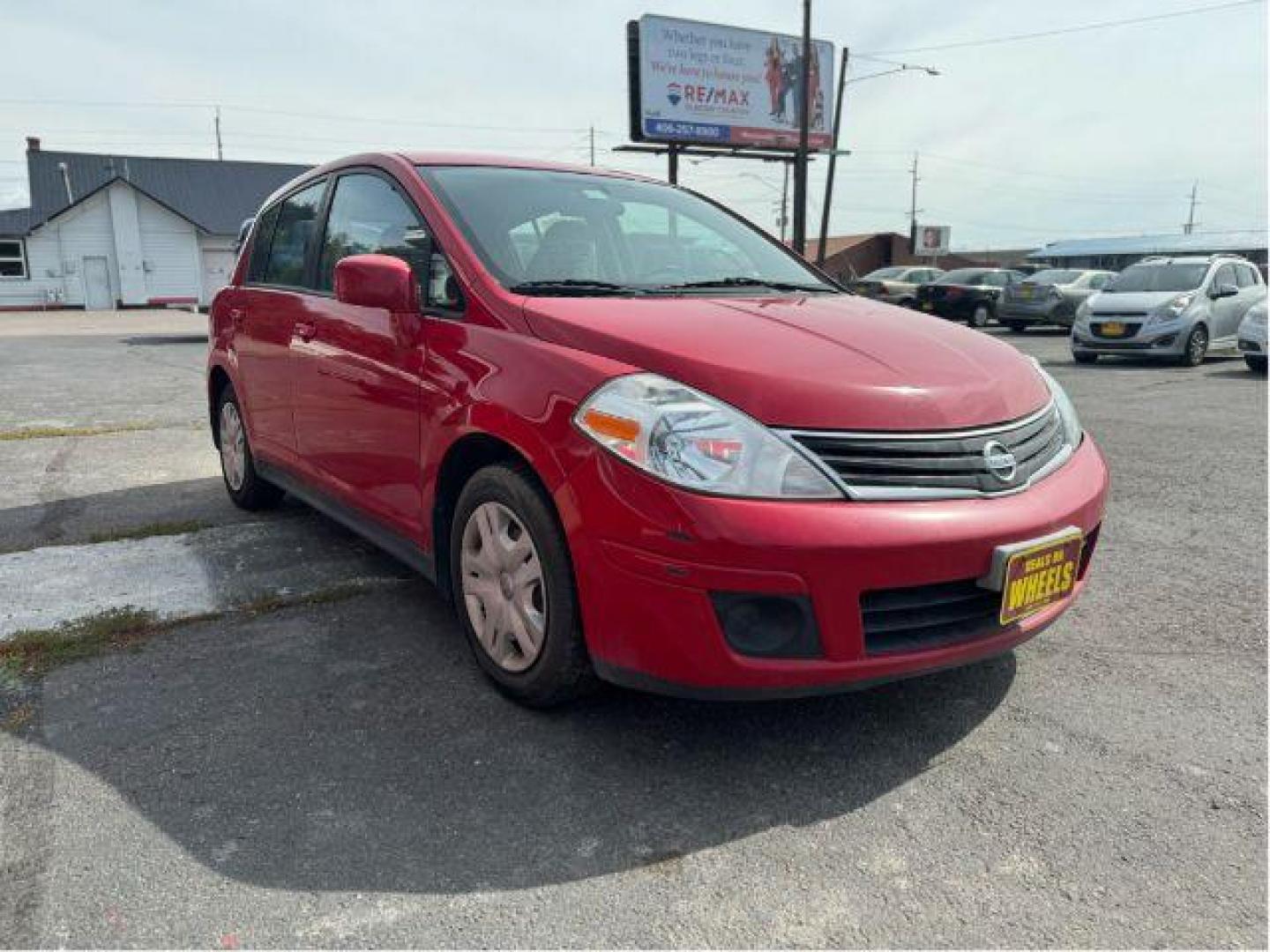 2011 Nissan Versa 1.8 SL Hatchback (3N1BC1CP0BL) with an 1.8L L4 DOHC 16V engine, Continuously Variable Transmission transmission, located at 601 E. Idaho St., Kalispell, MT, 59901, (406) 300-4664, 0.000000, 0.000000 - Photo#5