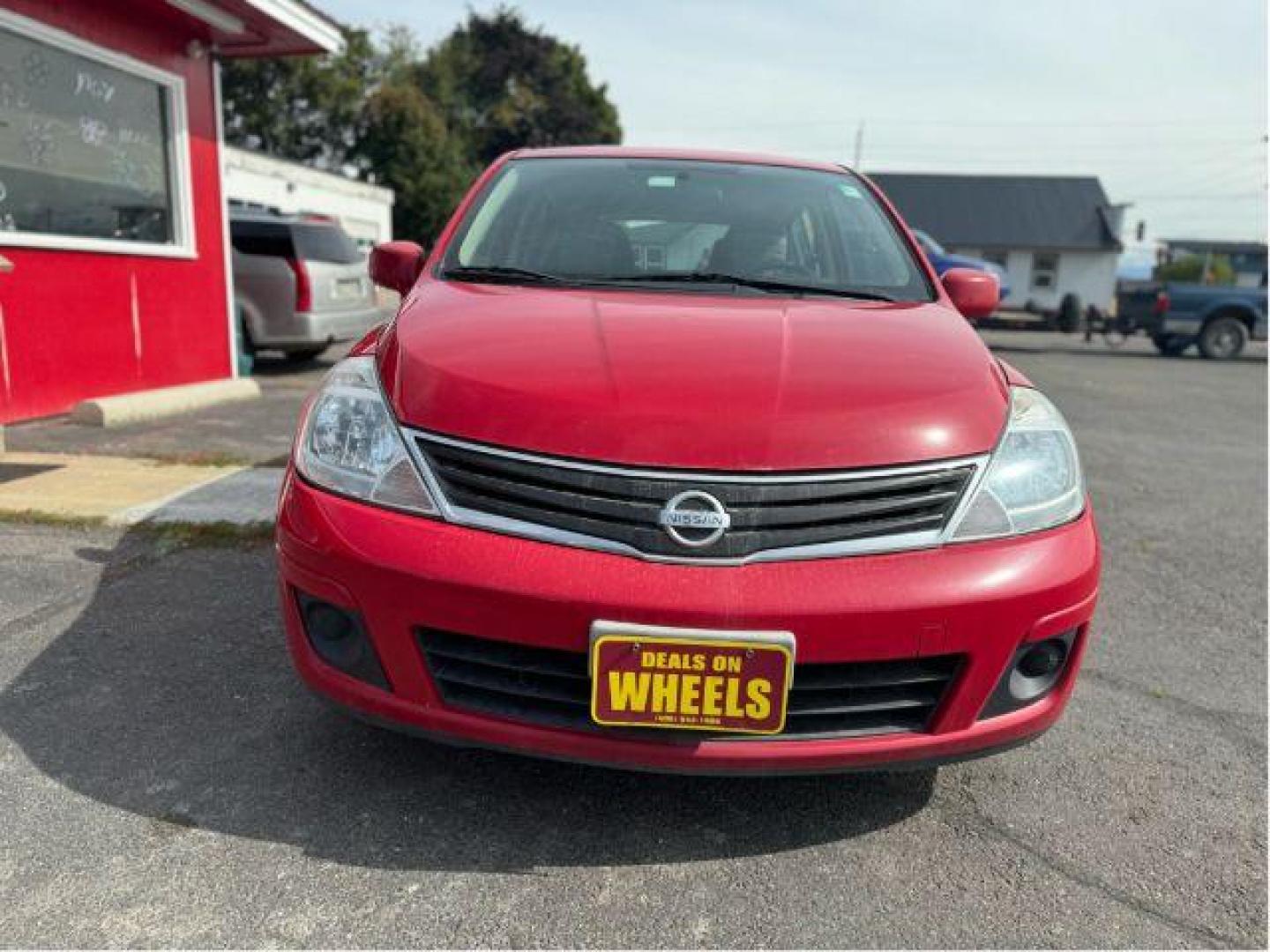 2011 Nissan Versa 1.8 SL Hatchback (3N1BC1CP0BL) with an 1.8L L4 DOHC 16V engine, Continuously Variable Transmission transmission, located at 601 E. Idaho St., Kalispell, MT, 59901, (406) 300-4664, 0.000000, 0.000000 - Photo#6