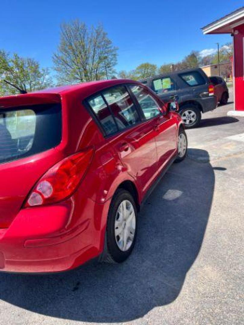 2011 Nissan Versa 1.8 SL Hatchback (3N1BC1CP0BL) with an 1.8L L4 DOHC 16V engine, Continuously Variable Transmission transmission, located at 601 E. Idaho St., Kalispell, MT, 59901, (406) 300-4664, 0.000000, 0.000000 - Photo#3