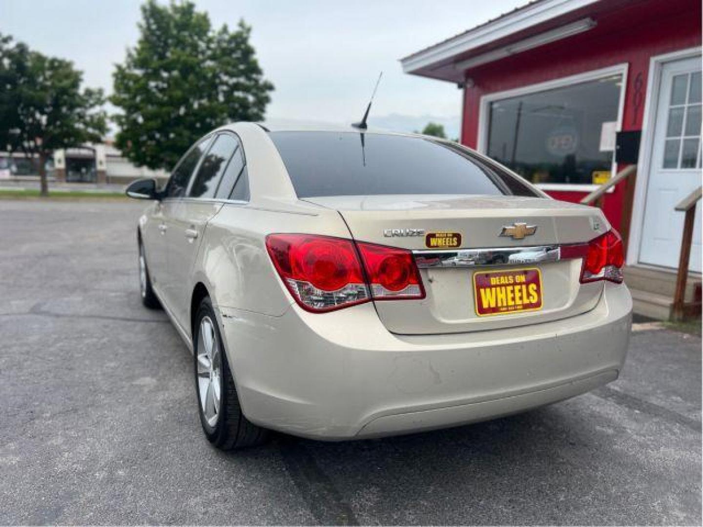 2012 Chevrolet Cruze 2LT (1G1PG5SC5C7) with an 1.4L L4 DOHC 16V TURBO engine, 6-Speed Automatic transmission, located at 601 E. Idaho St., Kalispell, MT, 59901, (406) 300-4664, 0.000000, 0.000000 - Photo#2