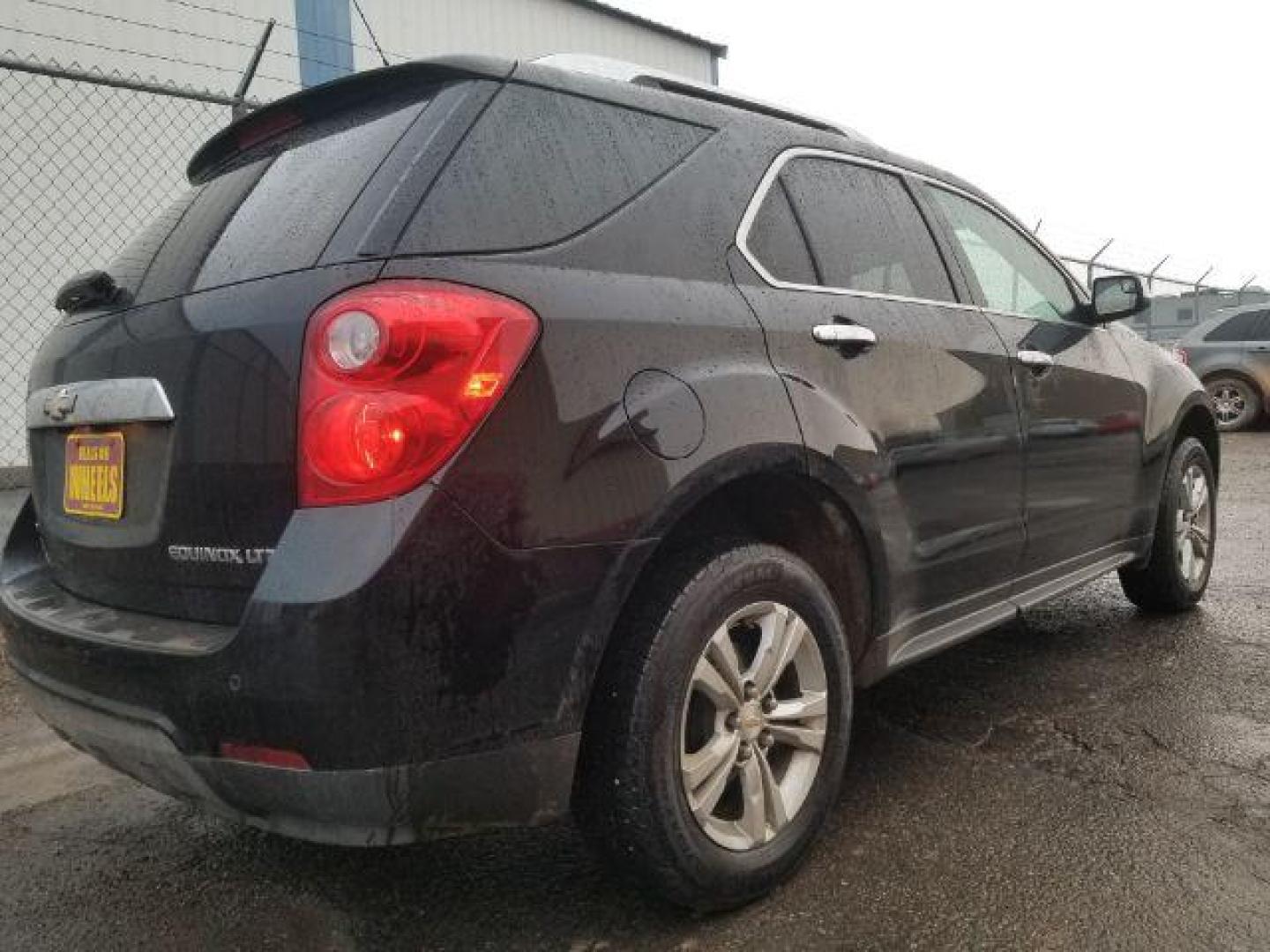 2012 Chevrolet Equinox LTZ AWD (2GNFLGEK4C6) with an 2.4L L4 DOHC 16V engine, 6-Speed Automatic transmission, located at 1800 West Broadway, Missoula, 59808, (406) 543-1986, 46.881348, -114.023628 - Photo#4