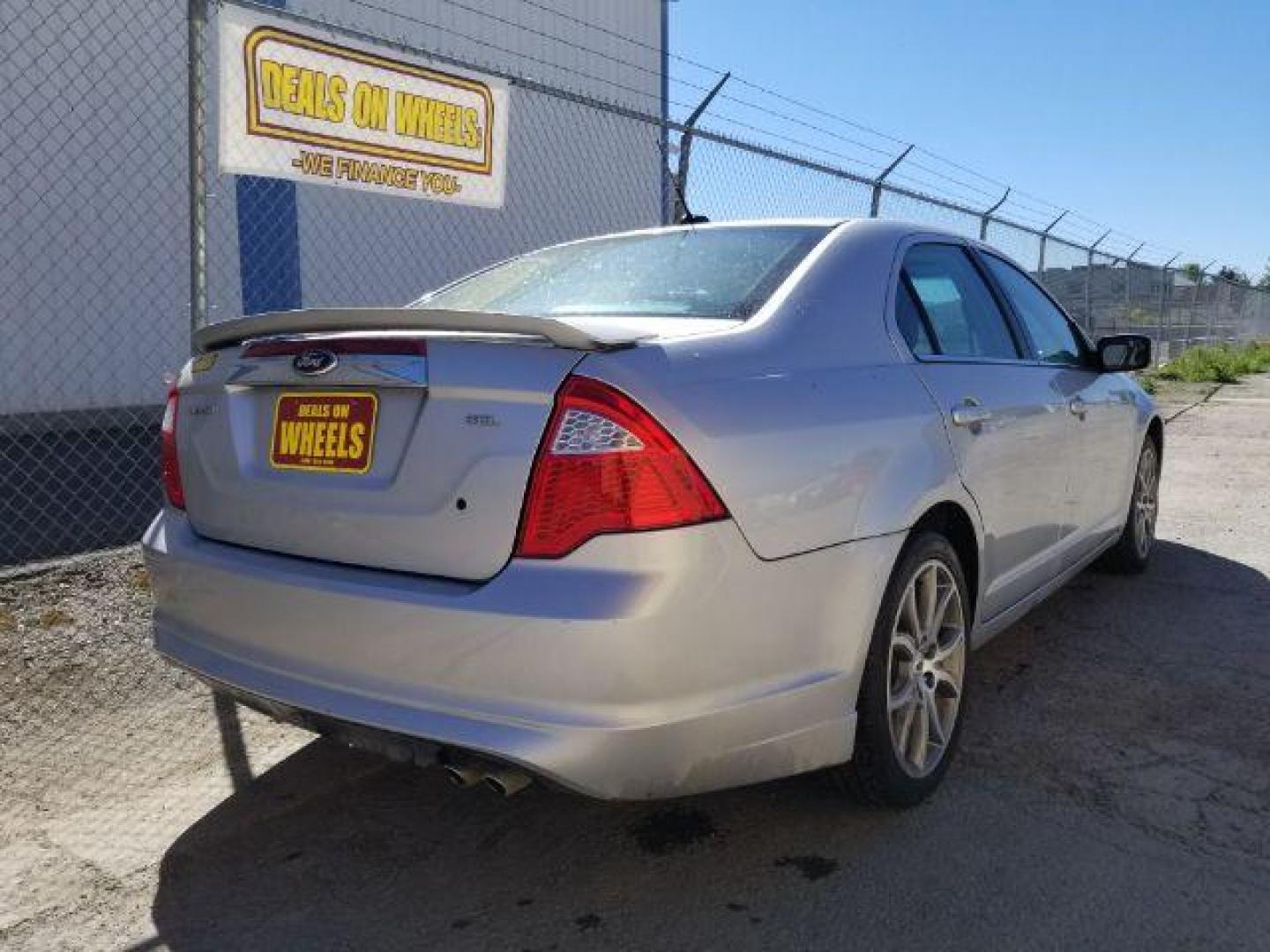 2012 Ford Fusion SEL (3FAHP0JA0CR) with an 2.5L L4 DOHC 16V engine, located at 1821 N Montana Ave., Helena, MT, 59601, 0.000000, 0.000000 - Photo#4