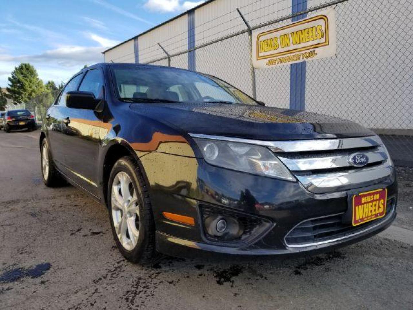 2012 Ford Fusion SE (3FAHP0HAXCR) with an 2.5L L4 DOHC 16V engine, located at 601 E. Idaho St., Kalispell, MT, 59901, (406) 300-4664, 0.000000, 0.000000 - Photo#6