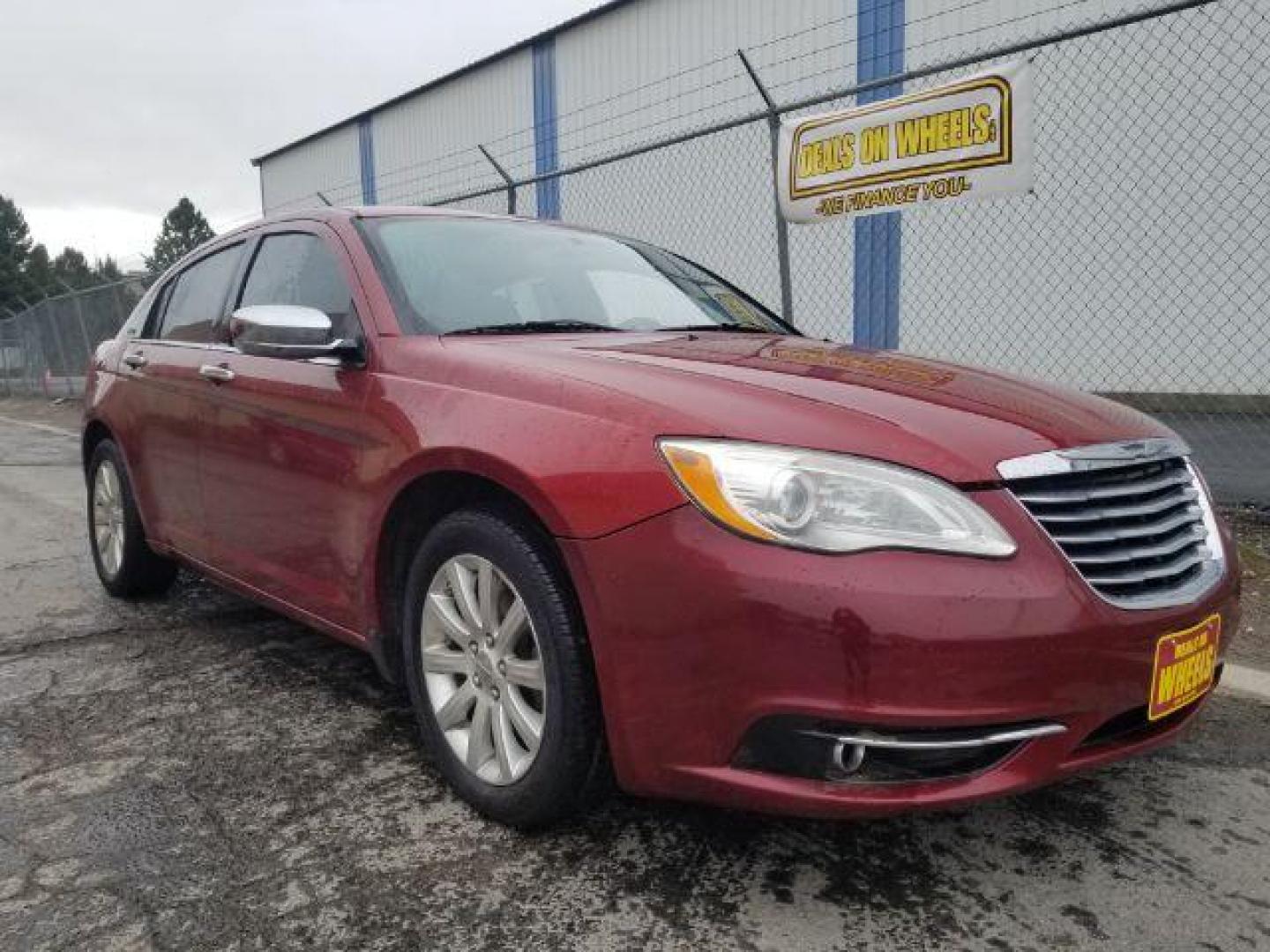 2013 Chrysler 200 Limited (1C3CCBCG7DN) with an 3.6L V6 DOHC 24V FFV engine, 6-Speed Automatic transmission, located at 601 E. Idaho St., Kalispell, MT, 59901, (406) 300-4664, 0.000000, 0.000000 - Photo#2