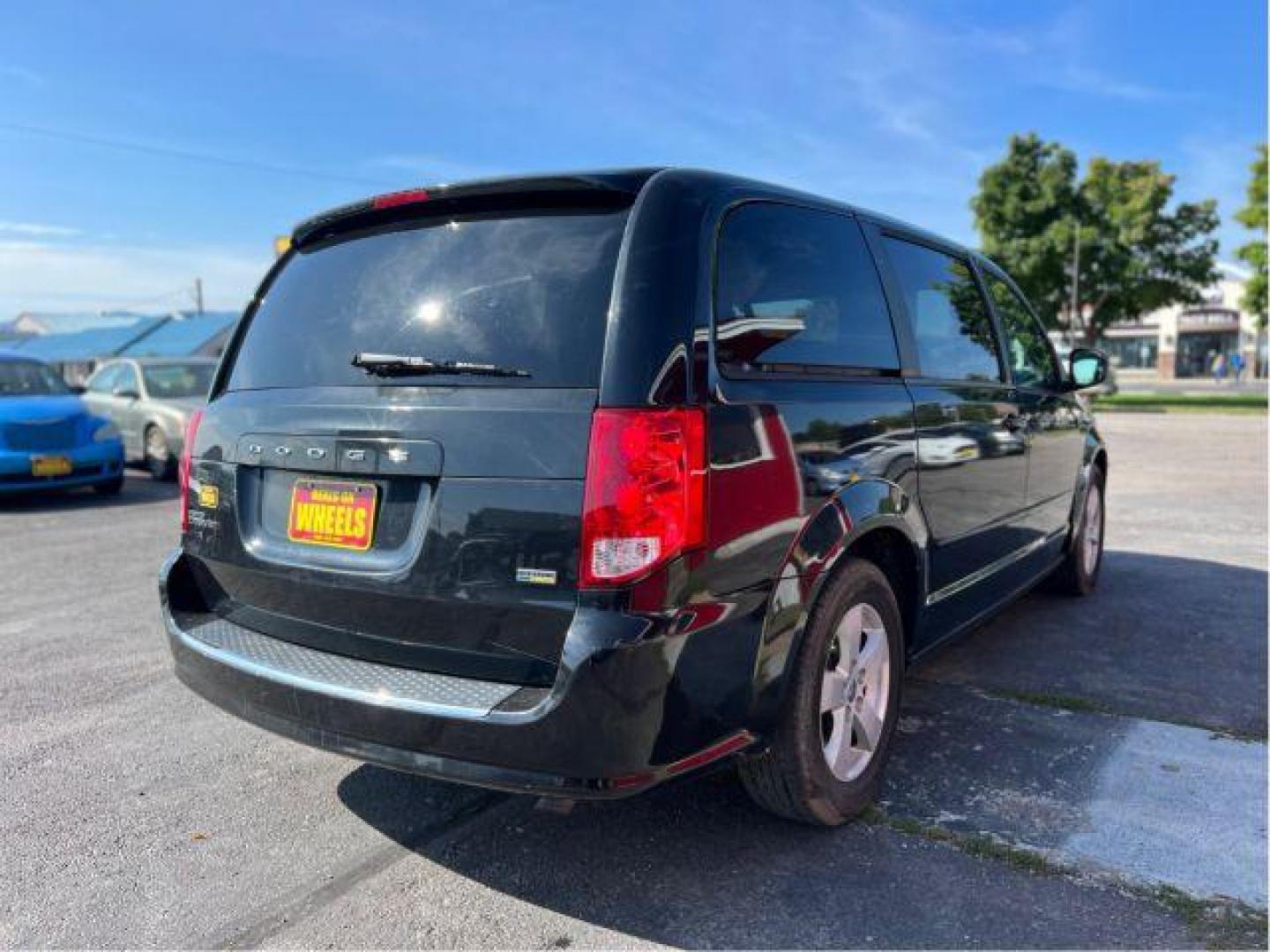 2013 Dodge Grand Caravan SE (2C4RDGBG5DR) with an 3.6L V6 DOHC 24V engine, 6-Speed Automatic transmission, located at 601 E. Idaho St., Kalispell, MT, 59901, (406) 300-4664, 0.000000, 0.000000 - Photo#4