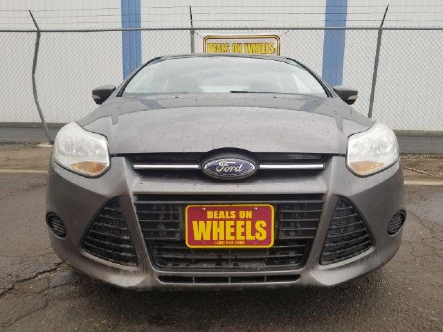 2013 Ford Focus SE Hatch (1FADP3K29DL) with an 2.0L L4 DOHC 16V engine, located at 601 E. Idaho St., Kalispell, MT, 59901, (406) 300-4664, 0.000000, 0.000000 - Photo#1