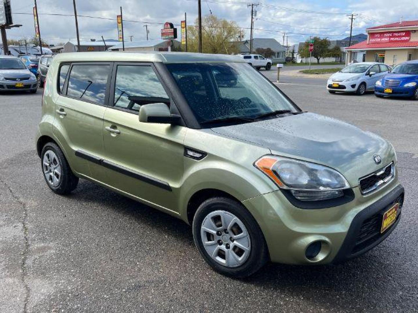 2013 Kia Soul Base (KNDJT2A57D7) with an 1.6L L4 DOHC 16V engine, Automatic transmission, located at 1821 N Montana Ave., Helena, MT, 59601, 0.000000, 0.000000 - Photo#2