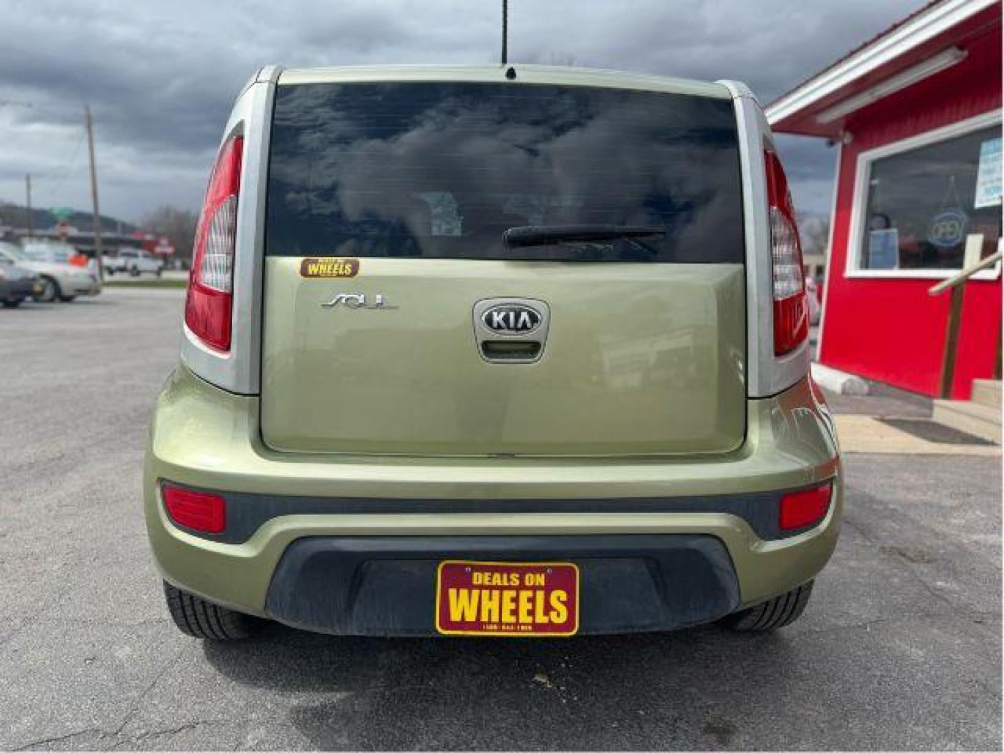 2013 Kia Soul Base (KNDJT2A51D7) with an 1.6L L4 DOHC 16V engine, 5-Speed Manual transmission, located at 601 E. Idaho St., Kalispell, MT, 59901, (406) 300-4664, 0.000000, 0.000000 - Photo#3