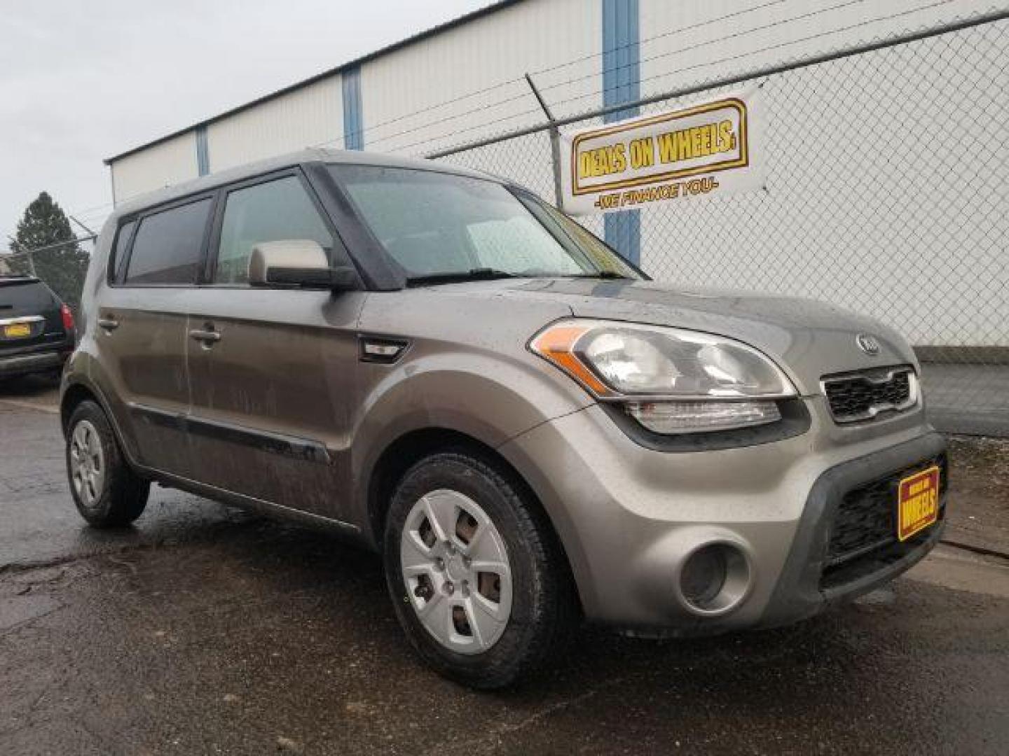 2013 Kia Soul Base (KNDJT2A57D7) with an 1.6L L4 DOHC 16V engine, 5-Speed Manual transmission, located at 601 E. Idaho St., Kalispell, MT, 59901, (406) 300-4664, 0.000000, 0.000000 - Photo#8