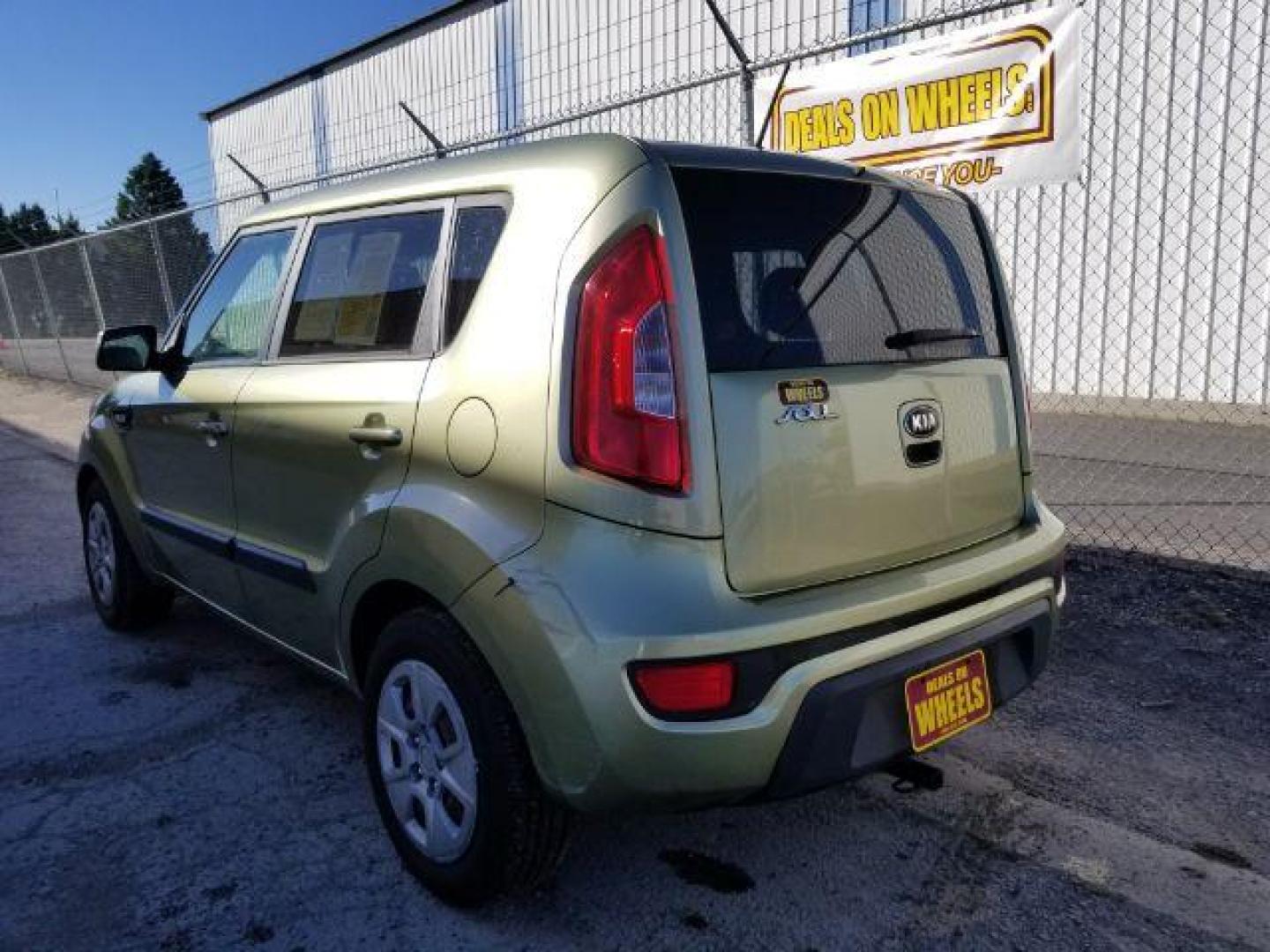 2013 Kia Soul Base (KNDJT2A57D7) with an 1.6L L4 DOHC 16V engine, Automatic transmission, located at 1800 West Broadway, Missoula, 59808, (406) 543-1986, 46.881348, -114.023628 - Photo#3