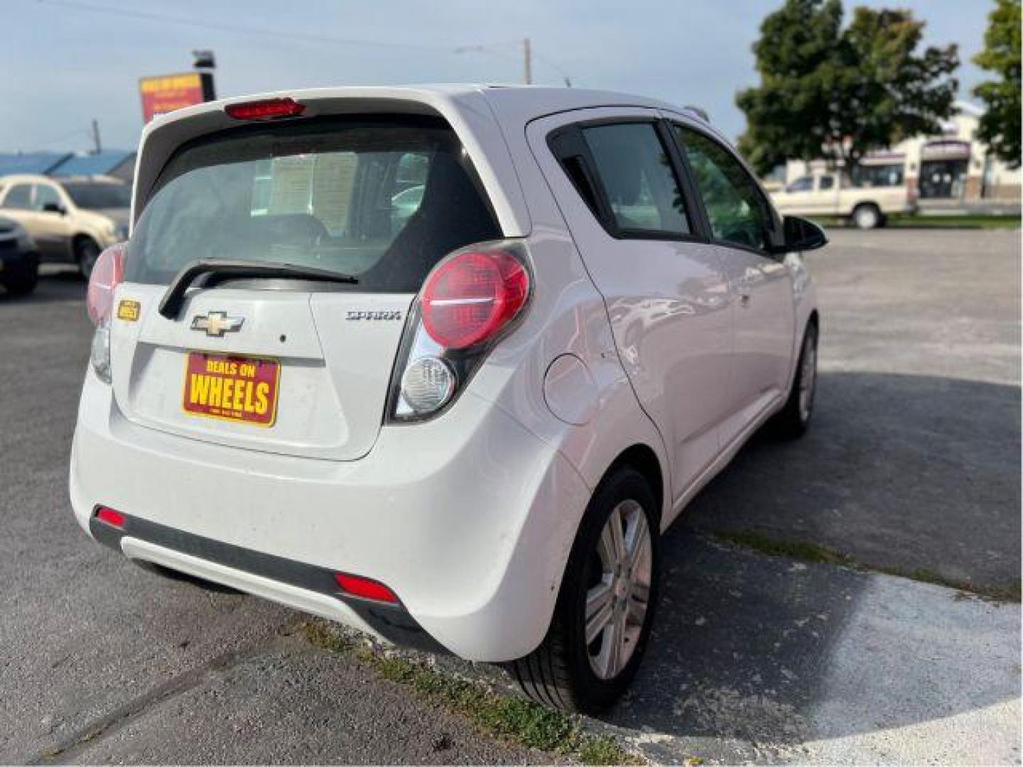 2014 Chevrolet Spark 1LT Auto (KL8CD6S94EC) with an 1.2L L4 16V DOHC engine, Continuously Variable Transmission transmission, located at 601 E. Idaho St., Kalispell, MT, 59901, (406) 300-4664, 0.000000, 0.000000 - Photo#4