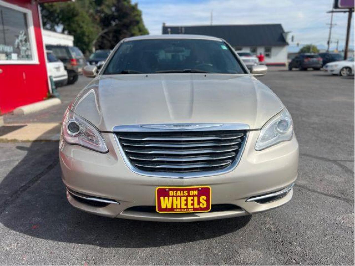 2014 Chrysler 200 LX (1C3CCBAB4EN) with an 2.4L L4 DOHC 16V engine, 6-Speed Automatic transmission, located at 601 E. Idaho St., Kalispell, MT, 59901, (406) 300-4664, 0.000000, 0.000000 - Photo#7