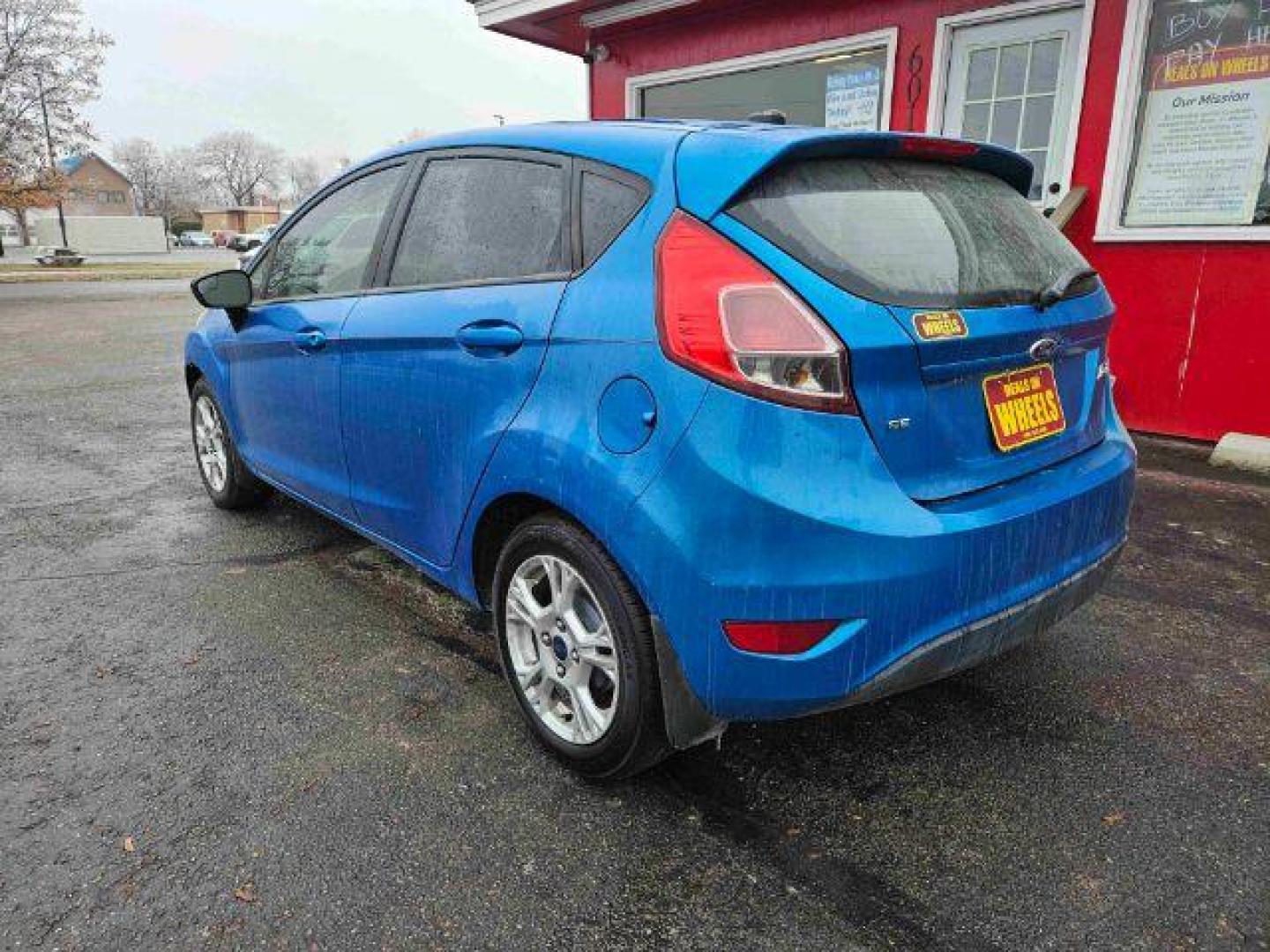 2015 Ford Fiesta SE Hatchback (3FADP4EJ6FM) with an 1.6L L4 DOHC 16V engine, located at 601 E. Idaho St., Kalispell, MT, 59901, (406) 300-4664, 0.000000, 0.000000 - Photo#2