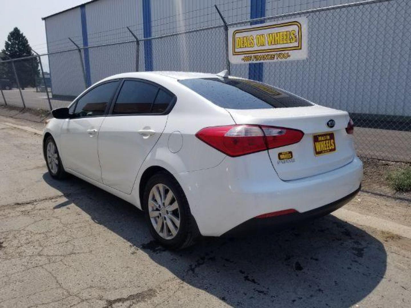 2015 Kia Forte EX (KNAFX4A69F5) with an 1.8L L4 DOHC 16V engine, 6-Speed Automatic transmission, located at 601 E. Idaho St., Kalispell, MT, 59901, (406) 300-4664, 0.000000, 0.000000 - Photo#3