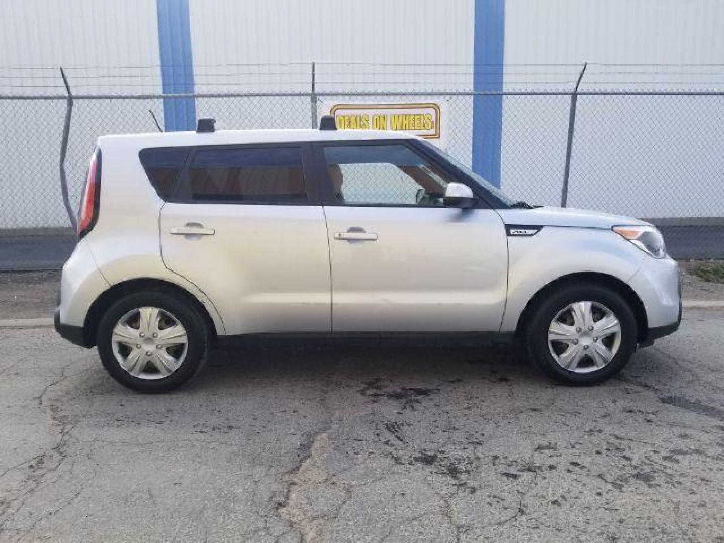 2015 Kia Soul Base (KNDJN2A28F7) with an 1.6L L4 DOHC 16V engine, located at 4801 10th Ave S,, Great Falls, MT, 59405, 0.000000, 0.000000 - Photo#5