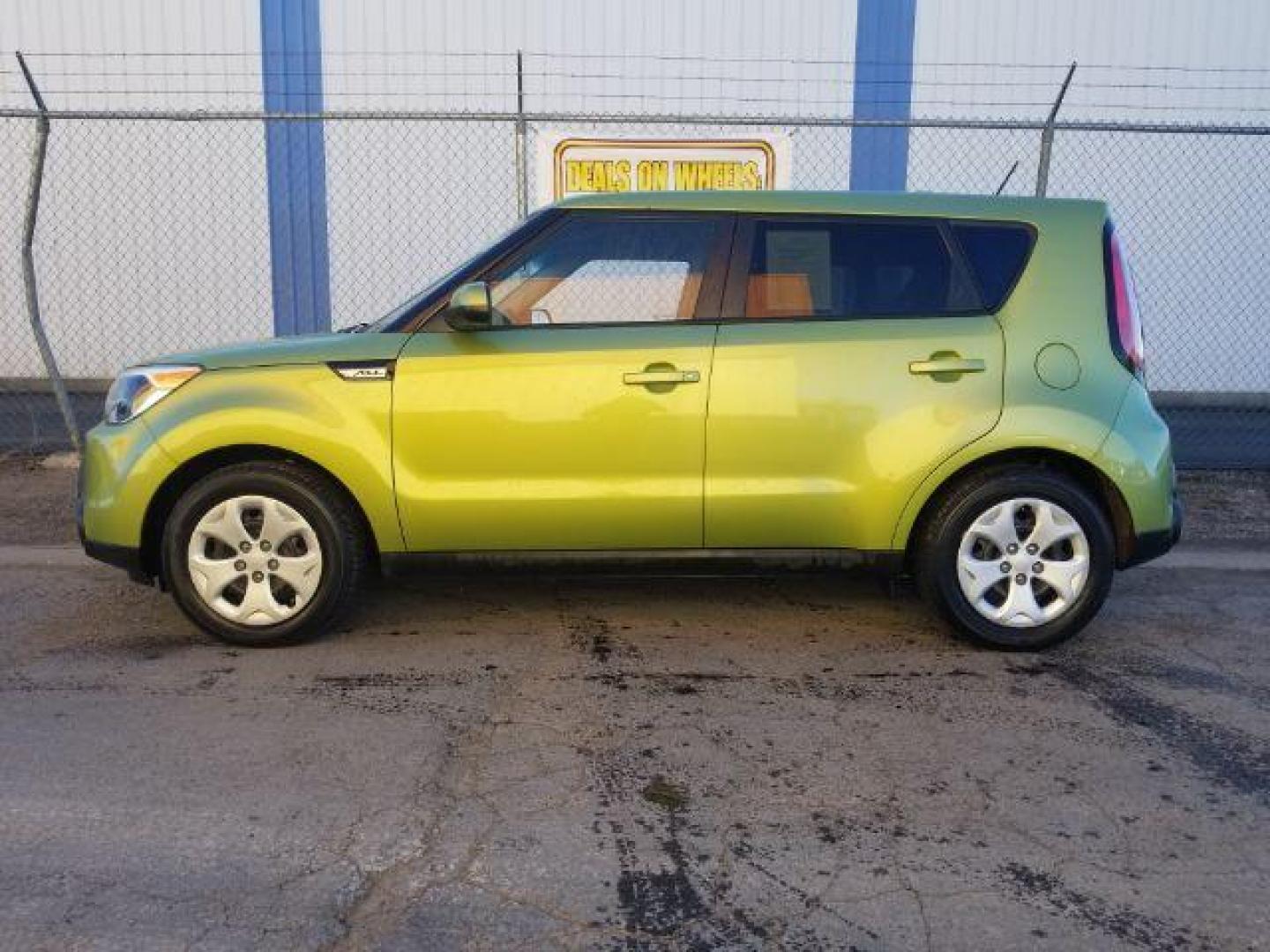 2015 Kia Soul Base (KNDJN2A26F7) with an 1.6L L4 DOHC 16V engine, located at 4801 10th Ave S,, Great Falls, MT, 59405, 0.000000, 0.000000 - Photo#6