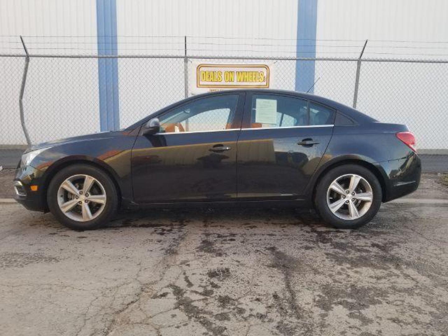 2016 Chevrolet Cruze Limited 2LT Auto (1G1PF5SB8G7) with an 1.4L L4 DOHC 16V TURBO engine, 6-Speed Automatic transmission, located at 4047 Montana Ave., Billings, MT, 59101, 45.770847, -108.529800 - Photo#6