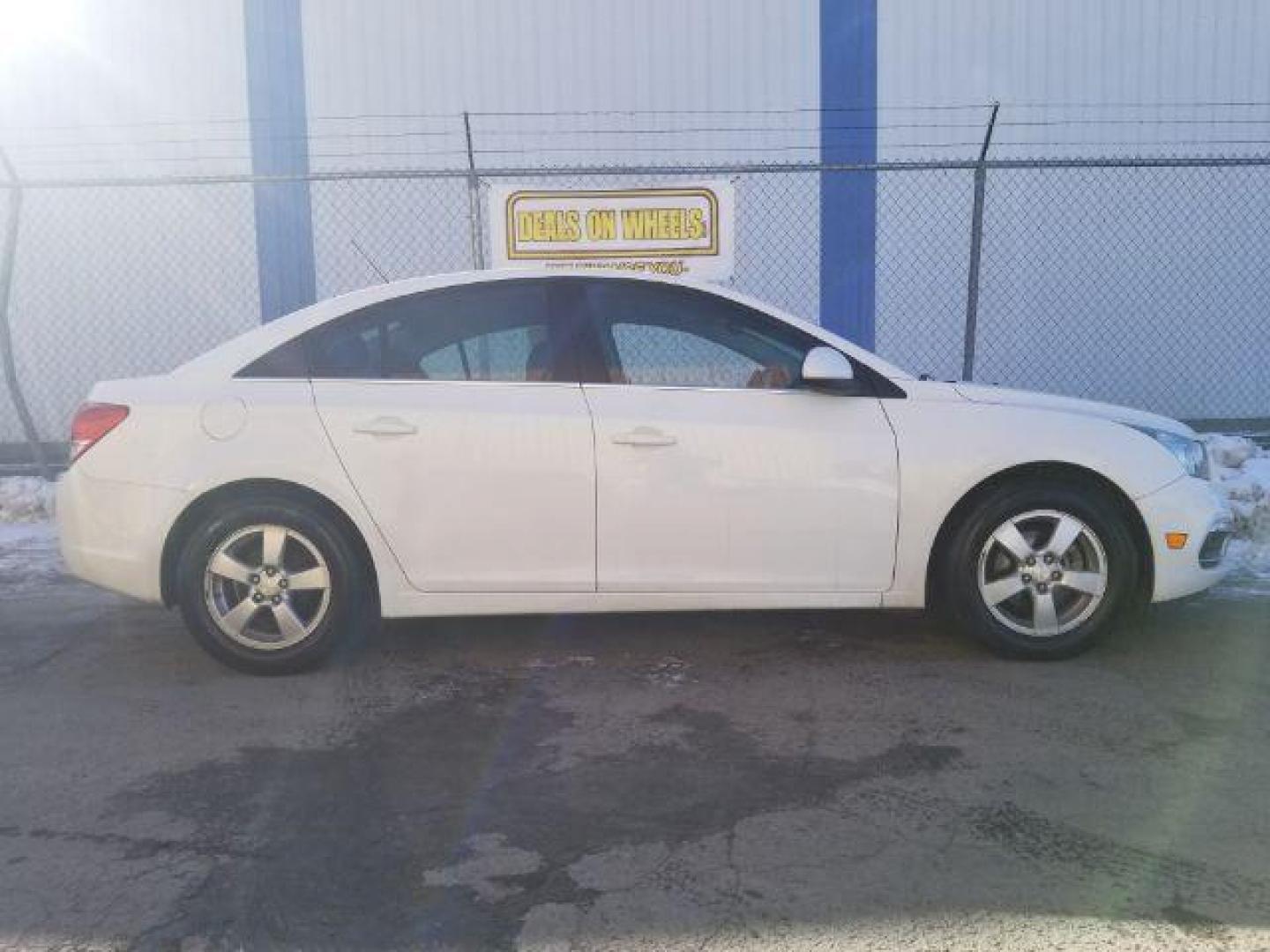 2016 Chevrolet Cruze Limited 1LT Auto (1G1PE5SB0G7) with an 1.4L L4 DOHC 16V TURBO engine, 6-Speed Automatic transmission, located at 1821 N Montana Ave., Helena, MT, 59601, 0.000000, 0.000000 - Photo#3